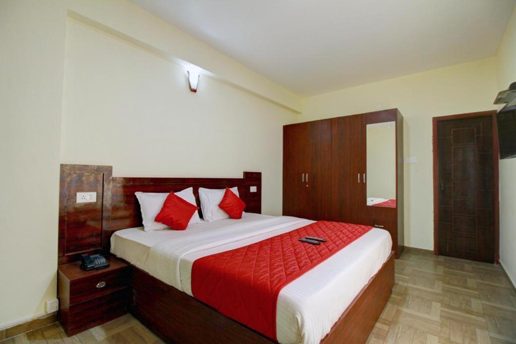 Pinehill Suits Udagamandalam Exterior photo