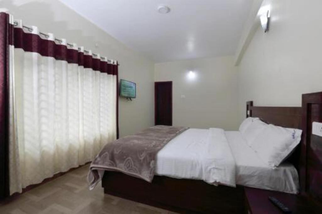 Pinehill Suits Udagamandalam Exterior photo